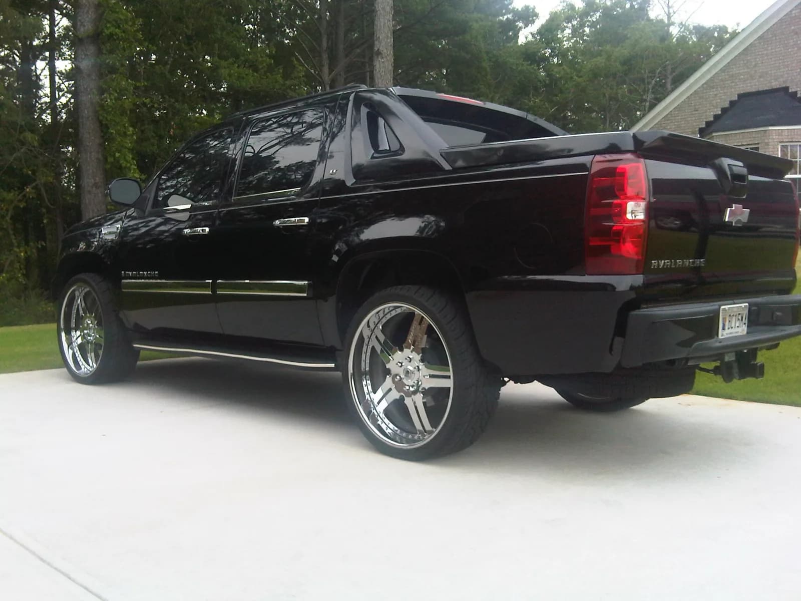2008 Chevrolet Avalanche garage profile 2008 Chevrolet Avalanche owned by bigwigg — similar build on CarCultureHQ