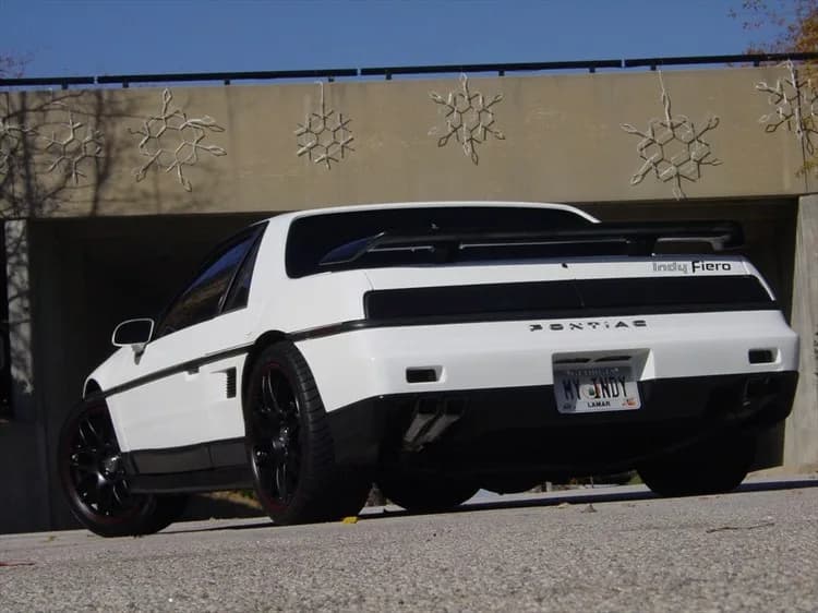 1984 Pontiac Fiero garage profile 1984 Pontiac Fiero owned by redraif — similar build on CarCultureHQ