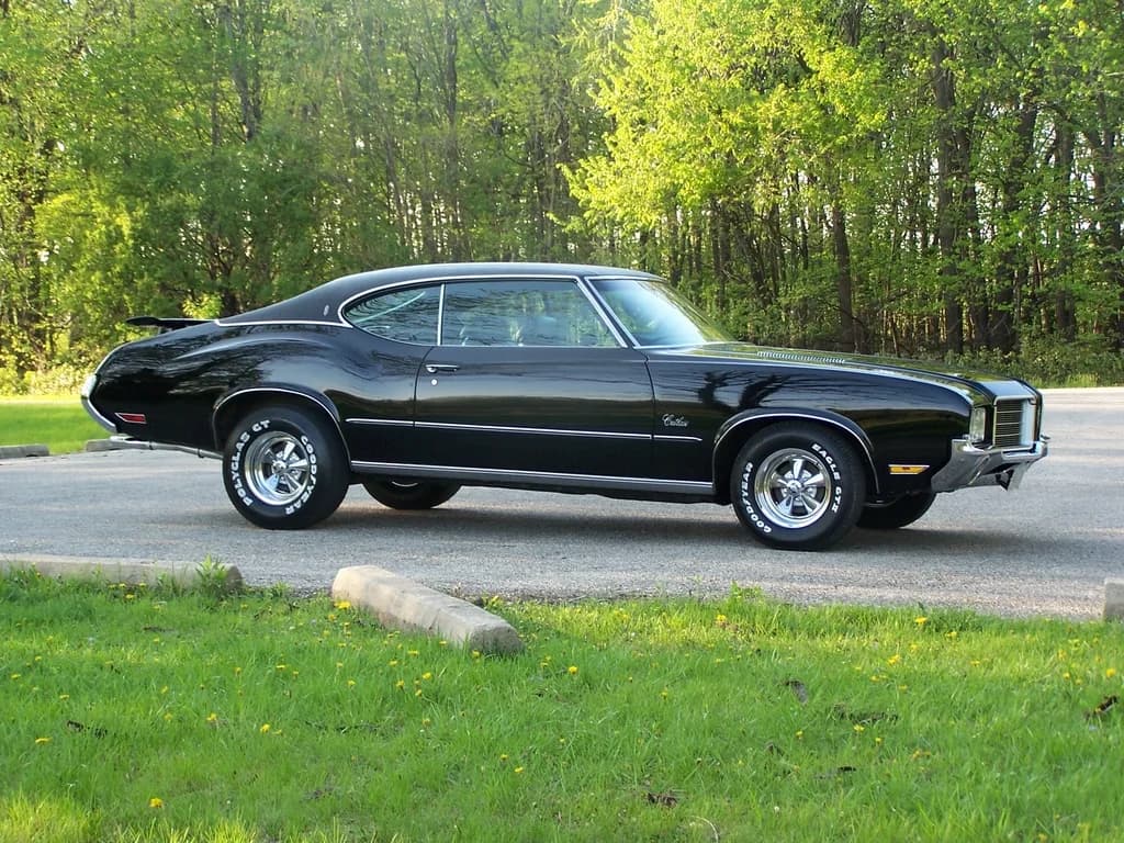 1971 Oldsmobile Cutlass garage profile 1971 Oldsmobile Cutlass owned by mcizer — similar build on CarCultureHQ