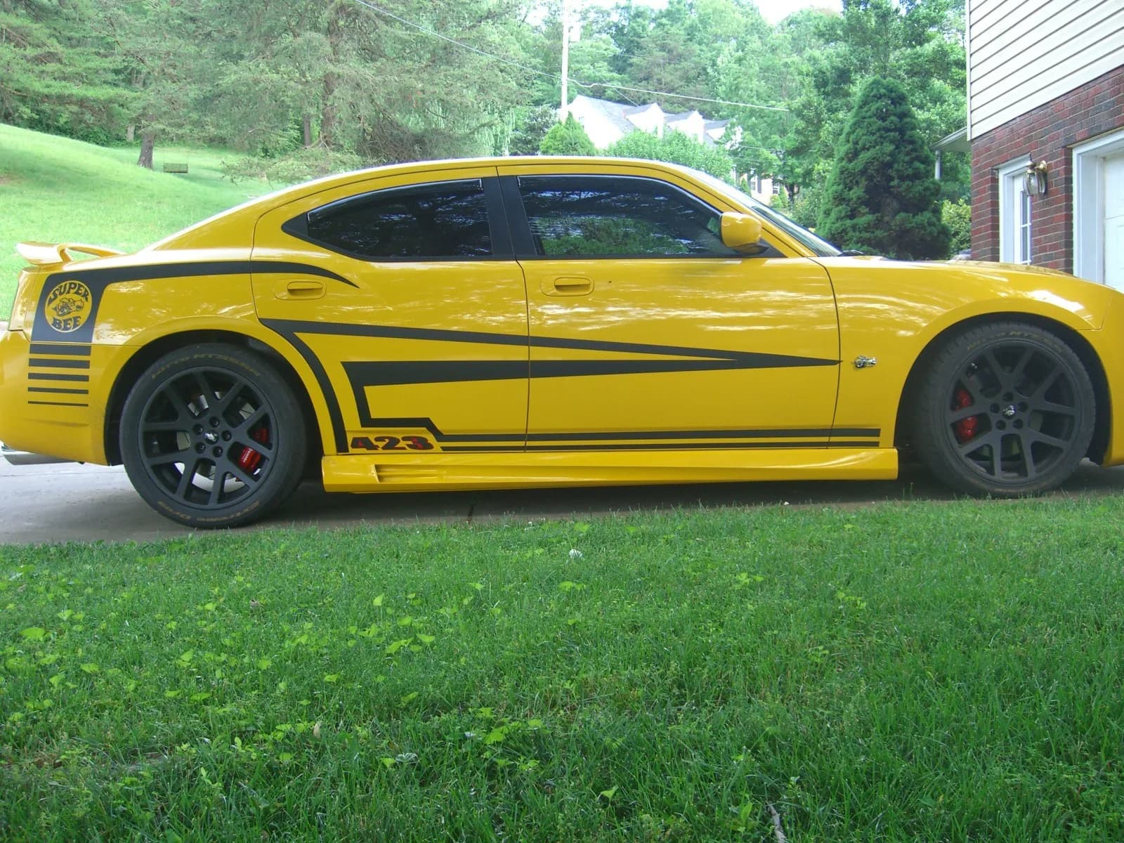 2007 Dodge Charger - BadazBee-423's Garage BadazBee-423's custom 2007 Dodge Charger build at CarCultureHQ