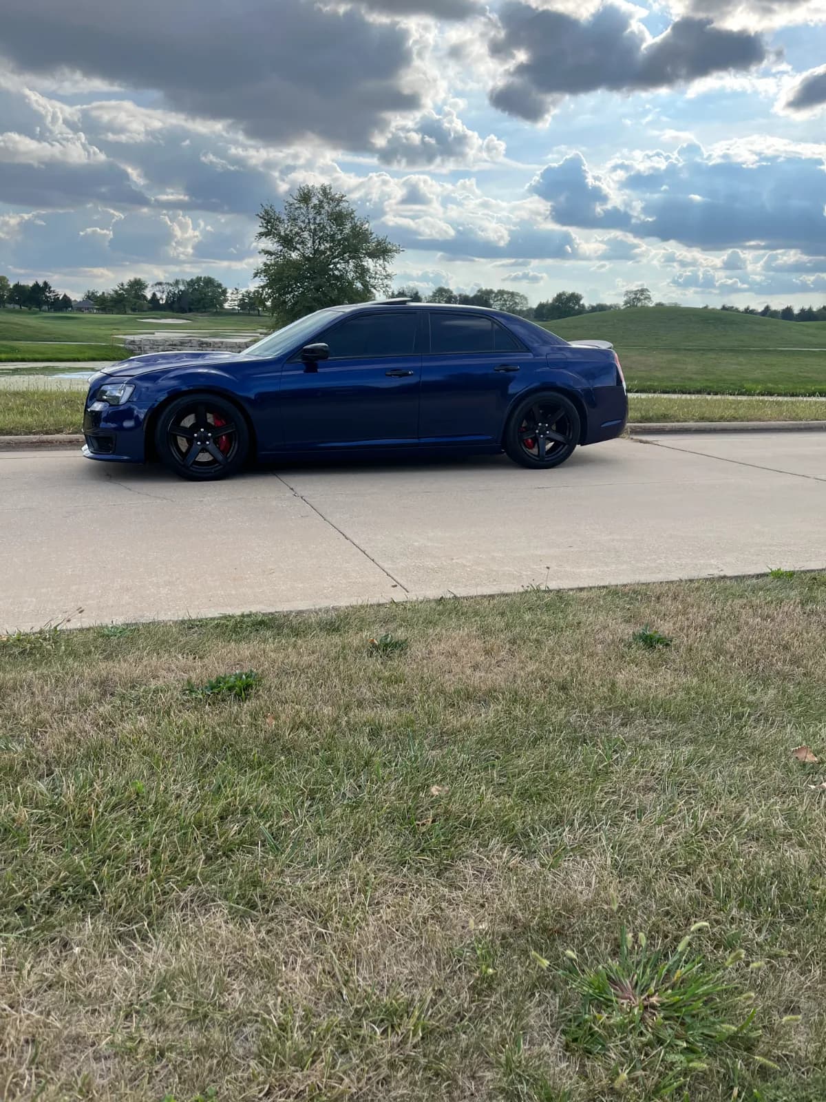 2013 Chrysler 300 garage profile 2013 Chrysler 300 owned by Raxecahrickyyy — similar build on CarCultureHQ