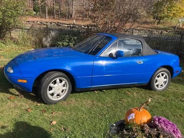 1990 Mazda MX-5 garage profile 1990 Mazda MX-5 owned by AgentKid — similar build on CarCultureHQ