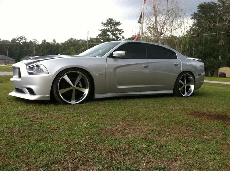 2011 Dodge Charger garage profile 2011 Dodge Charger owned by lowriderman_33 — similar build on CarCultureHQ