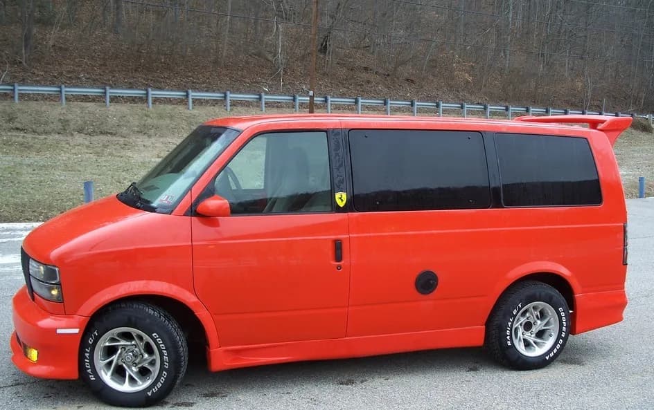 1996 Gmc Safari Passenger Van garage profile 1996 Gmc Safari Passenger Van owned by scottbowen — similar build on CarCultureHQ