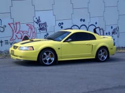 2000 Ford Mustang